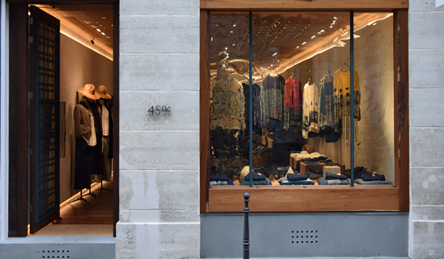 The 45R shop of “Paris Saint-Honoré” relocated and opened.